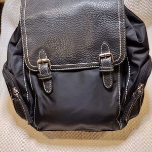 Liz Claiborne Pebbled Black Shoulder Or BookBag